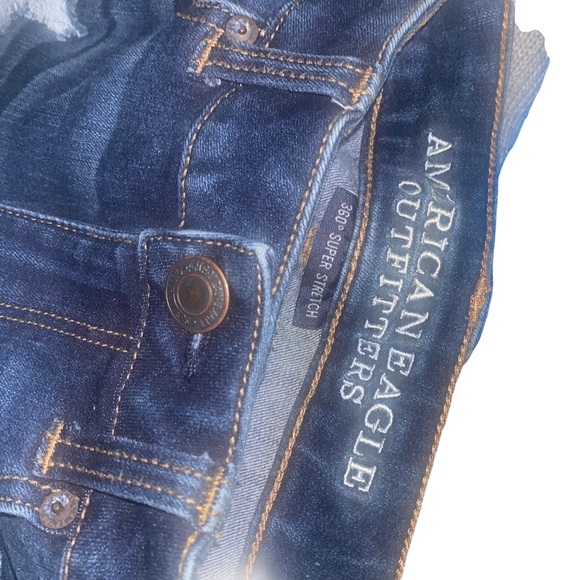 AMERICAN eagle distressed Jean shorts size 2 - Picture 3 of 4